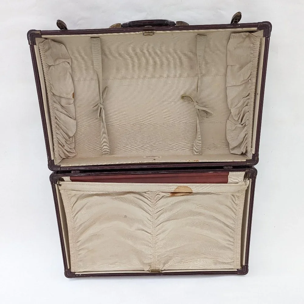 💼 Vintage Shwayder Brothers Faux Alligator Suitcase - 13 inches 💼